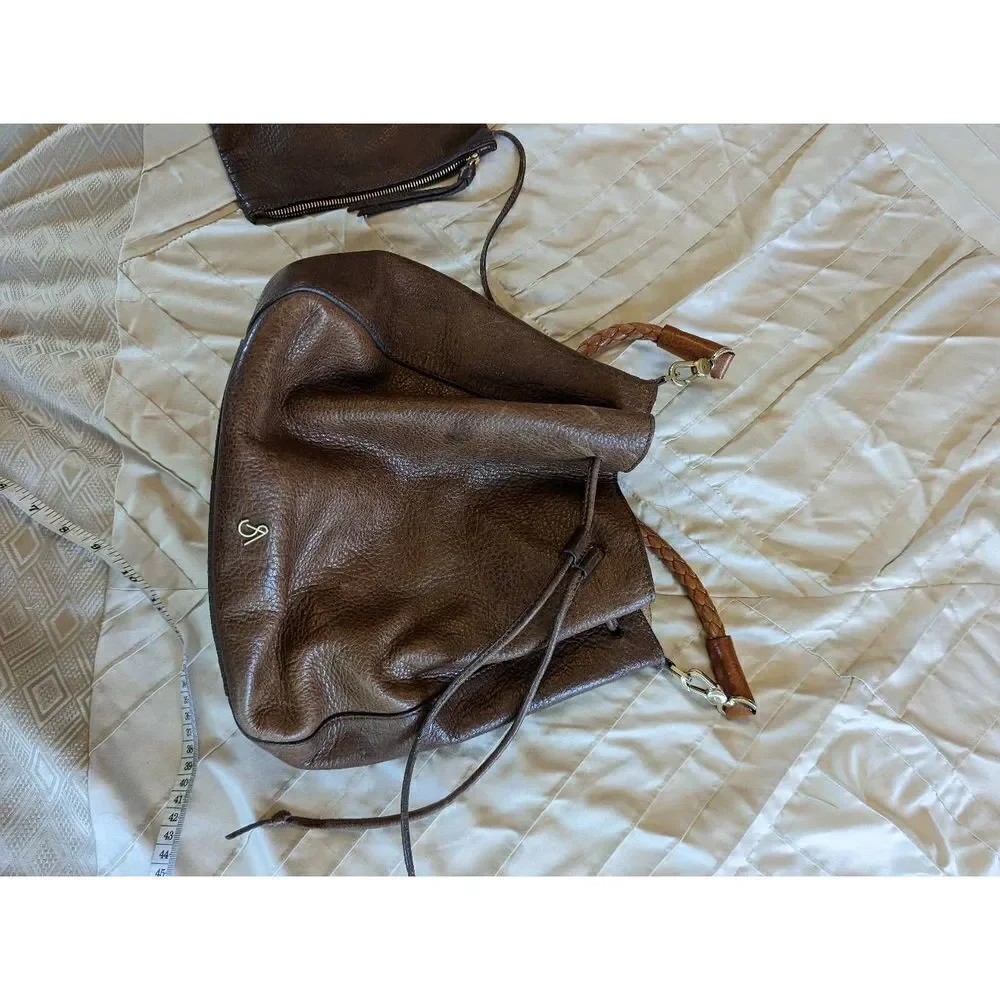 SA santamaro le marche leather bucket bag and attached wallet euc